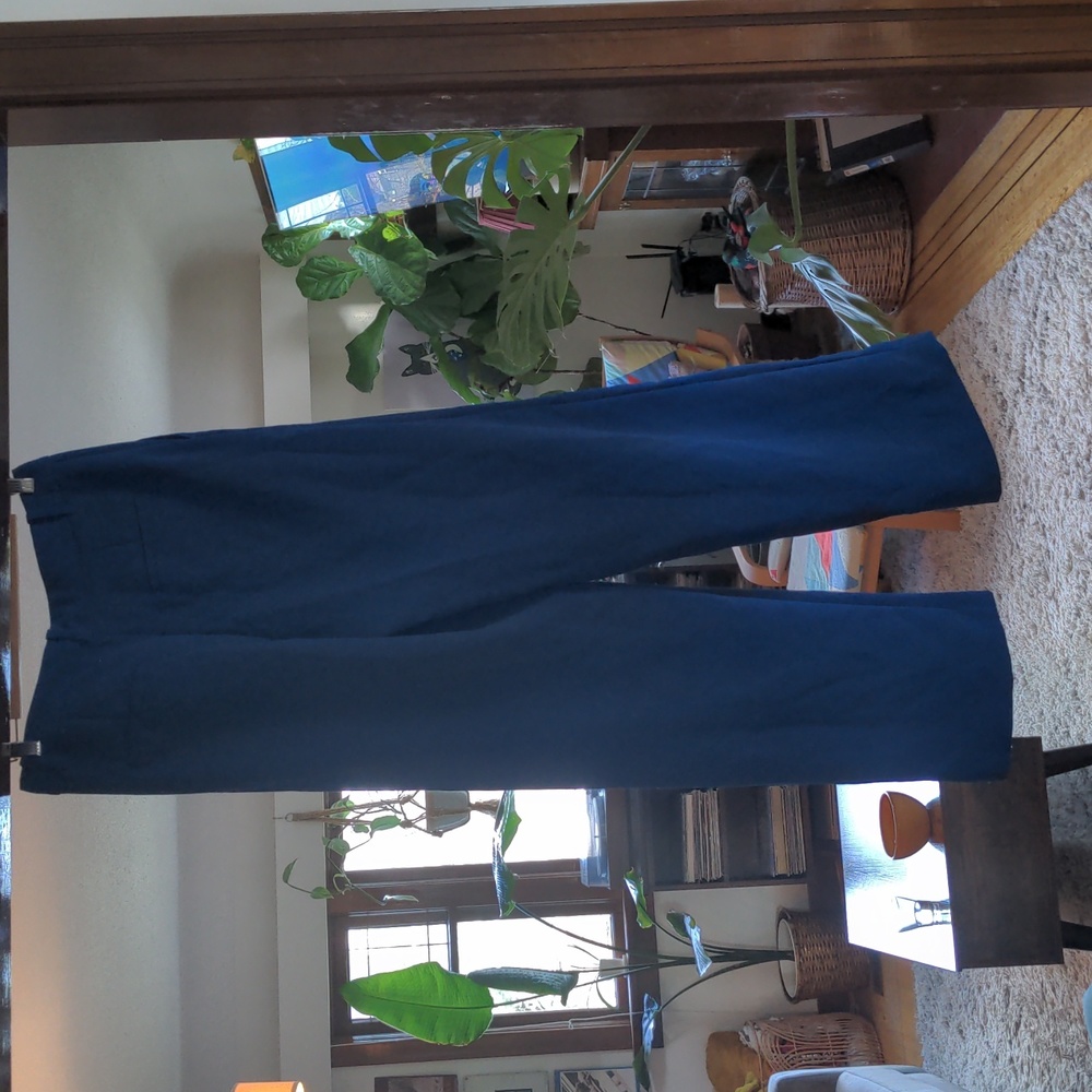 Aritzia Effortless Pant